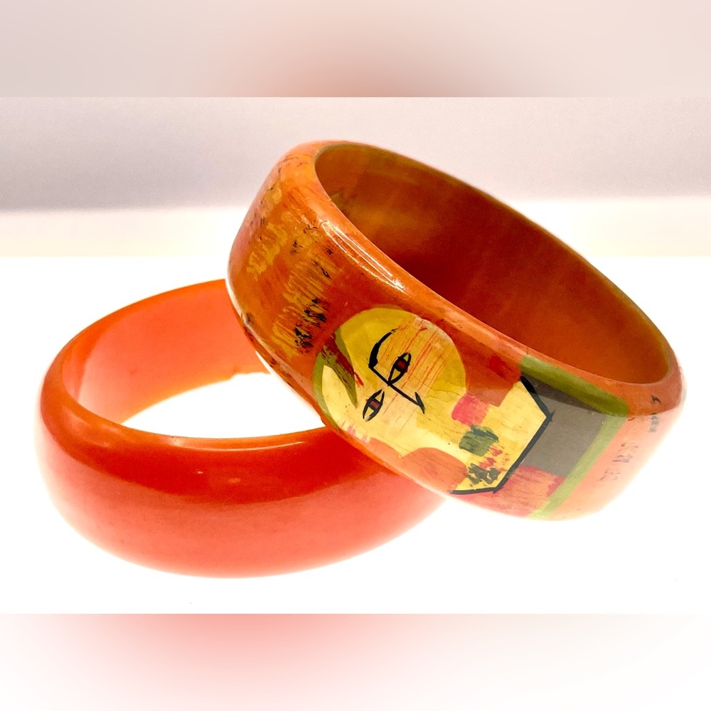 Vintage 70s Pair of Bangle Bracelets
Painted Wood Abstract and Orange Acrylic - Picture 4 of 8